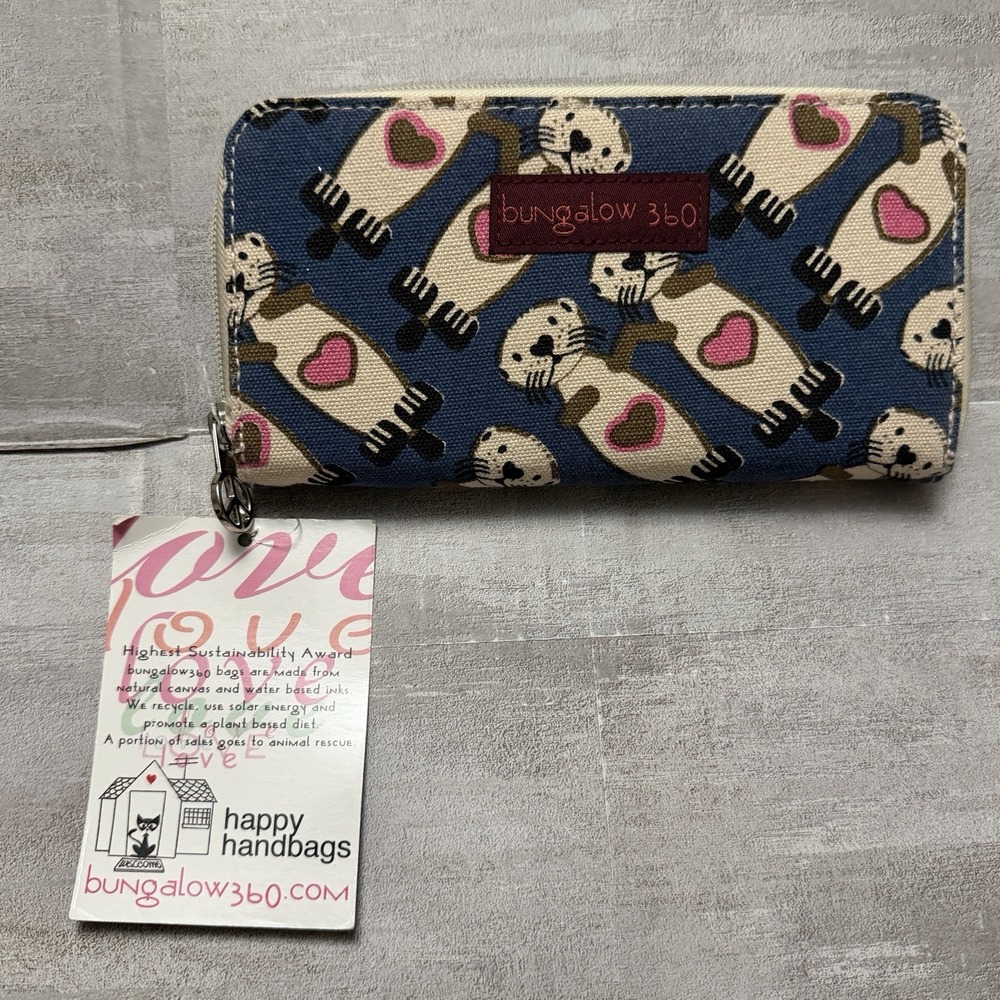 Bungalow 360 Boston Otters Canvas Zippered Clutch‎ Style Long Continental Wallet
